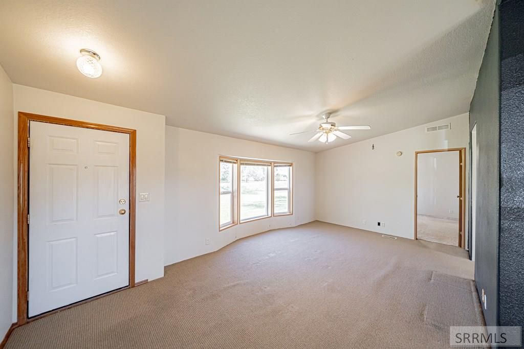 Image 5 of property listing at 163 W 129 S, Idaho Falls, ID 83404