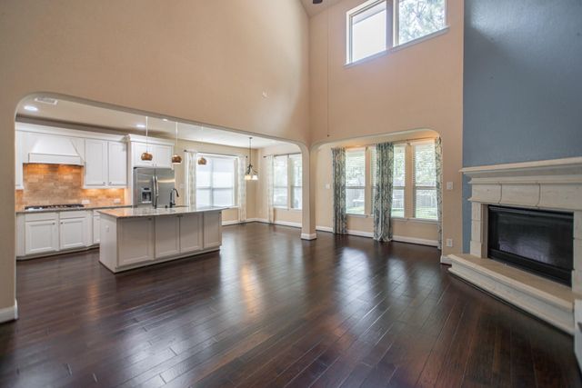31 Whispering Thicket Place, The Woodlands, TX 77375