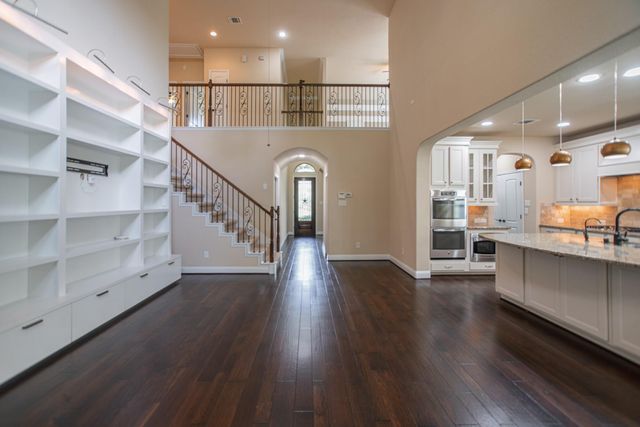 31 Whispering Thicket Place, The Woodlands, TX 77375