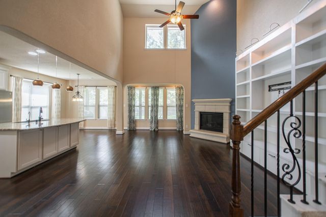 31 Whispering Thicket Place, The Woodlands, TX 77375