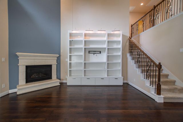 31 Whispering Thicket Place, The Woodlands, TX 77375