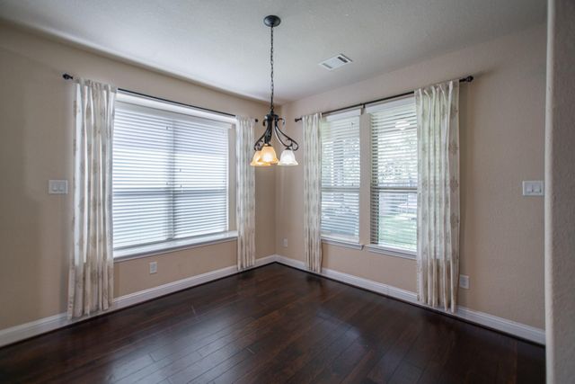 31 Whispering Thicket Place, The Woodlands, TX 77375