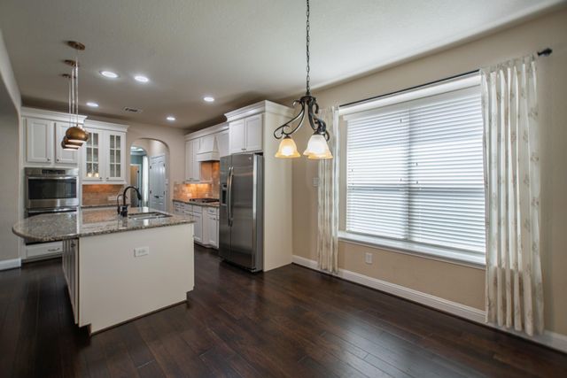 31 Whispering Thicket Place, The Woodlands, TX 77375