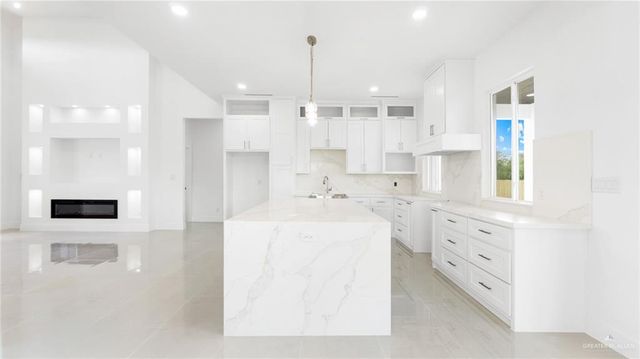1033 W Solaris Lane, Edinburg, TX 78541