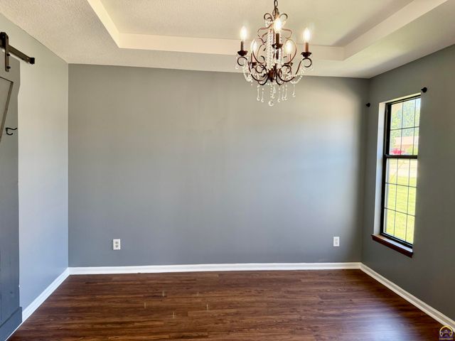 5644 SW Barrington Ct N, Topeka, KS 66614