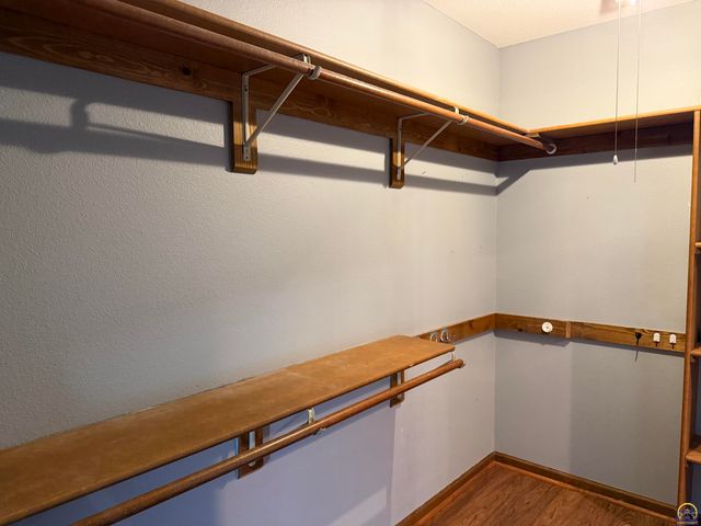 5644 SW Barrington Ct N, Topeka, KS 66614
