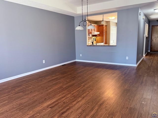 5644 SW Barrington Ct N, Topeka, KS 66614