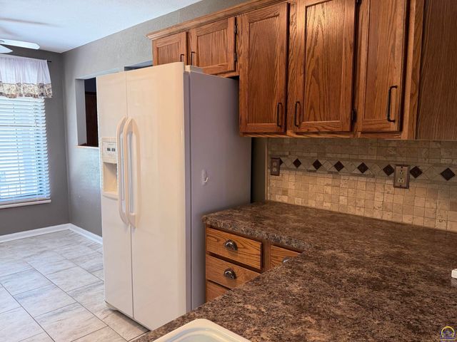 5644 SW Barrington Ct N, Topeka, KS 66614