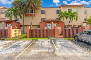 10003 NW 9th St Cir 8-17, Miami, FL 33172