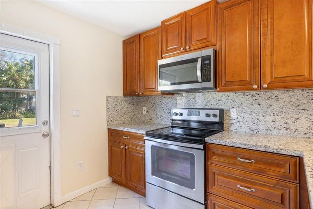 946 35th Avenue, Vero Beach, FL 32960