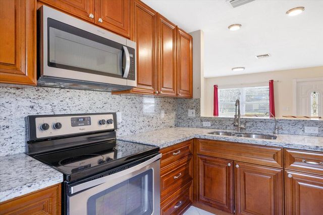 946 35th Avenue, Vero Beach, FL 32960