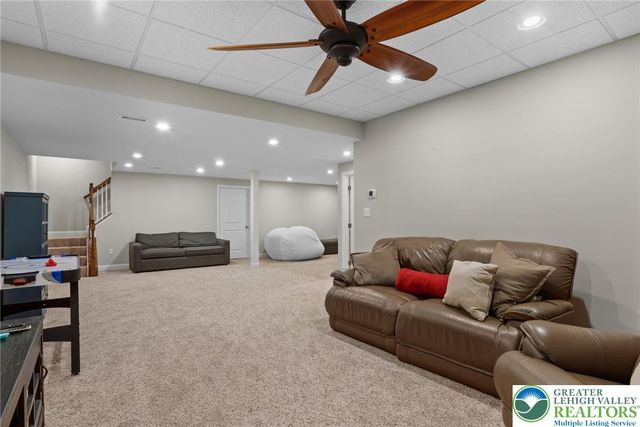 1524 Bloomfield Way, Other Pa Counties, PA 17538