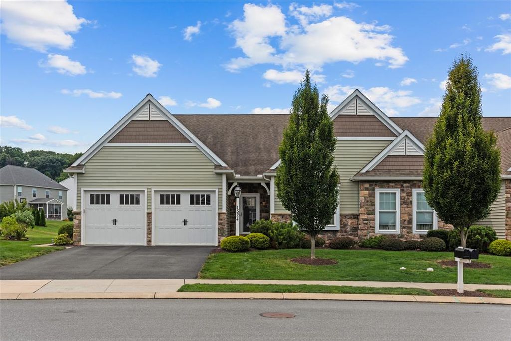 1524 Bloomfield Way, Other Pa Counties, PA 17538