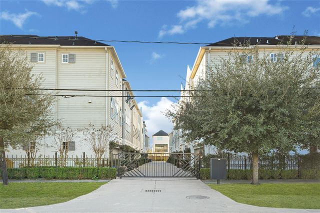 1750 W 23rd Street, Houston, TX 77008
