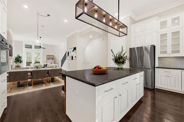 1750 W 23rd Street, Houston, TX 77008