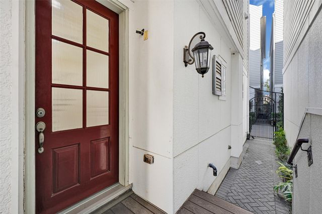 1750 W 23rd Street, Houston, TX 77008