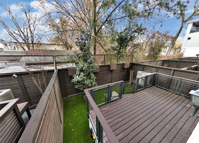 1750 W 23rd Street, Houston, TX 77008