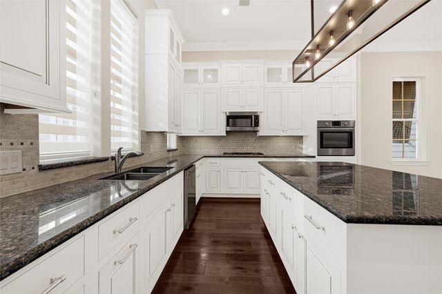 1750 W 23rd Street, Houston, TX 77008