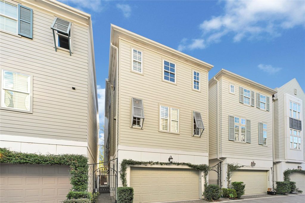 1750 W 23rd Street, Houston, TX 77008
