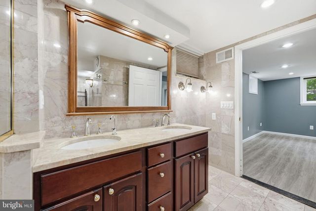 8411 LELAND RD, Manassas, VA 20111