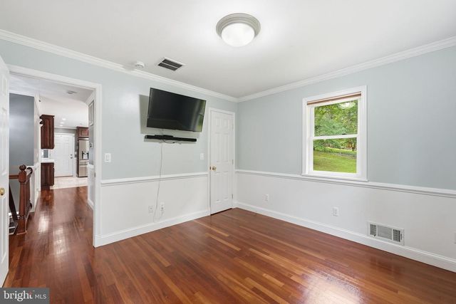 8411 LELAND RD, Manassas, VA 20111