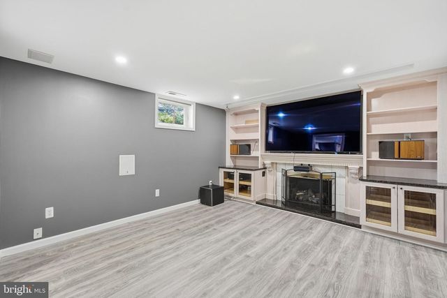 8411 LELAND RD, Manassas, VA 20111