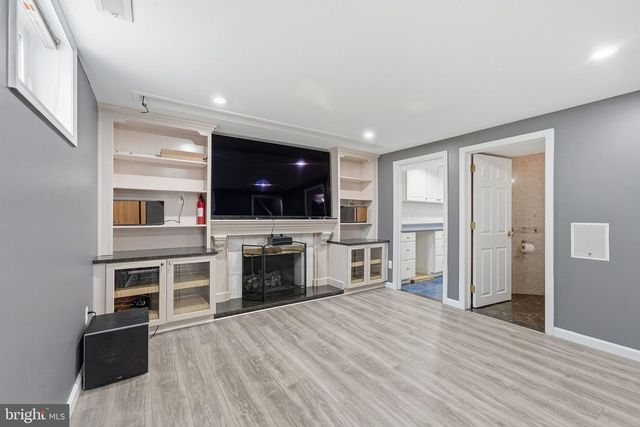 8411 LELAND RD, Manassas, VA 20111