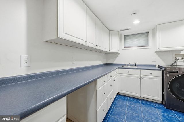 8411 LELAND RD, Manassas, VA 20111