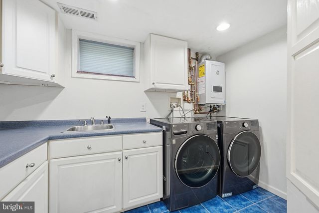 8411 LELAND RD, Manassas, VA 20111