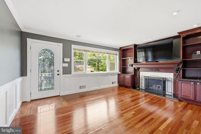 8411 LELAND RD, Manassas, VA 20111