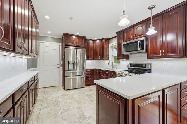 8411 LELAND RD, Manassas, VA 20111