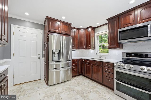 8411 LELAND RD, Manassas, VA 20111