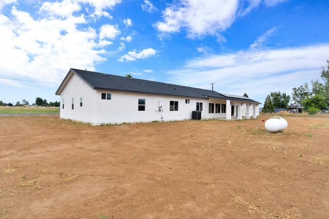 17753 Seabright Dr., Madera, CA 93638