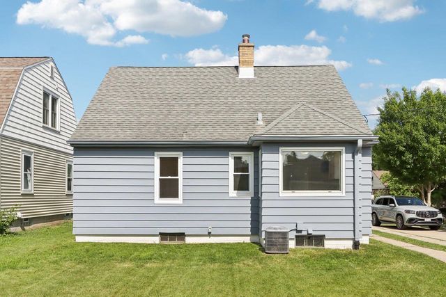 3817 S 20th PLACE, Milwaukee, WI 53221