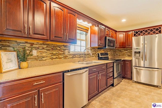 320 Shelton Road, Radcliff, KY 42701