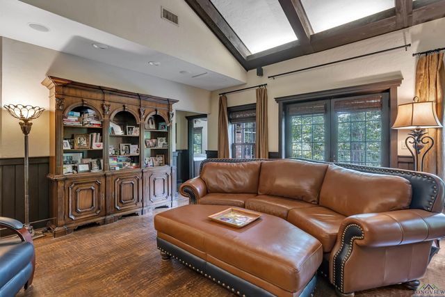 5 Montclair Circle, Longview, TX 75601