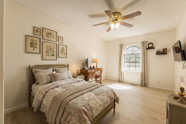 16107 Walnut Drive, Fayetteville, AR 72704
