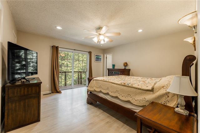 16107 Walnut Drive, Fayetteville, AR 72704