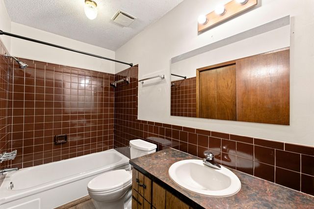 2013 S Grant Avenue, Springfield, MO 65807