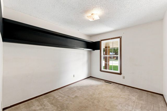 2013 S Grant Avenue, Springfield, MO 65807
