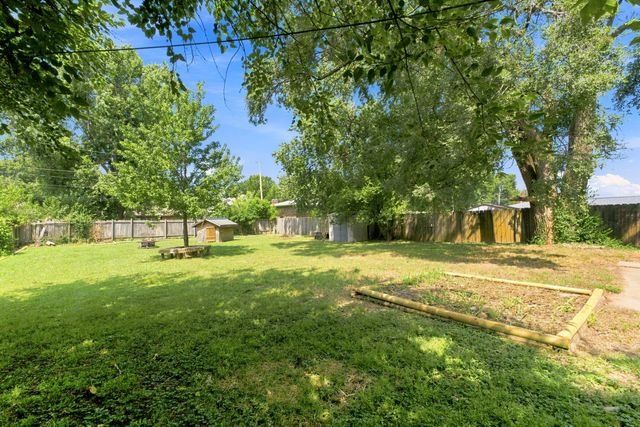 2013 S Grant Avenue, Springfield, MO 65807