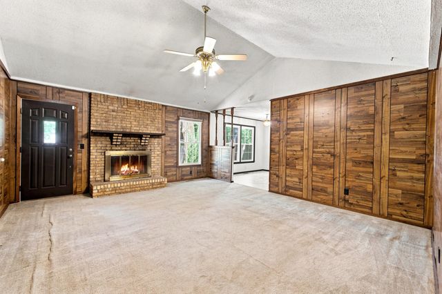 2013 S Grant Avenue, Springfield, MO 65807