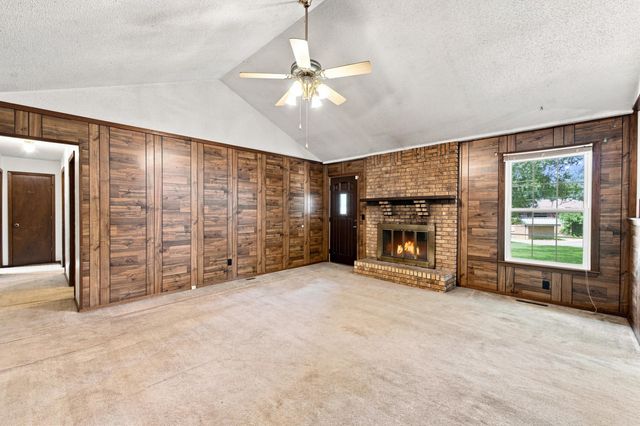 2013 S Grant Avenue, Springfield, MO 65807