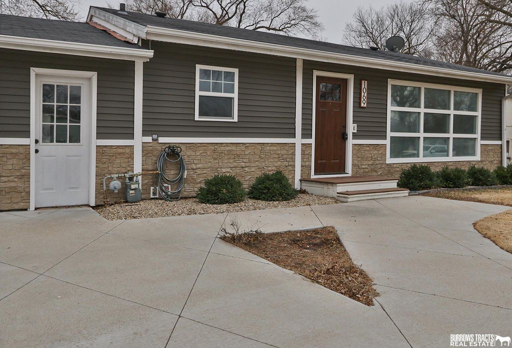 1069 Clay Street, Tecumseh, NE 68450