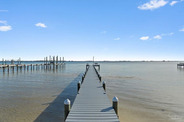 1944 Jessica Way, Navarre, FL 32566