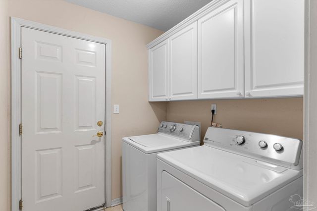 1944 Jessica Way, Navarre, FL 32566