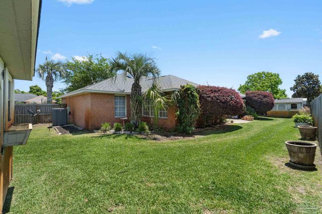1944 Jessica Way, Navarre, FL 32566