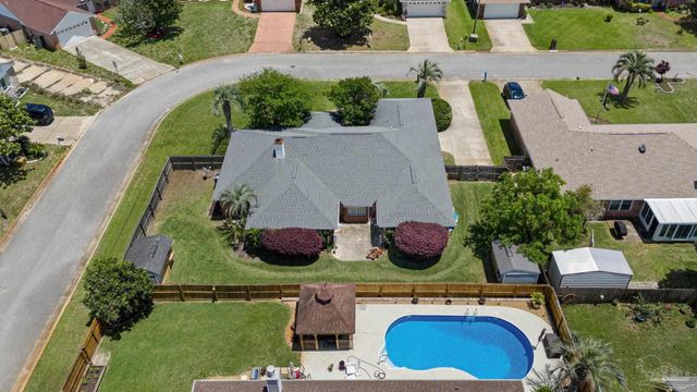 1944 Jessica Way, Navarre, FL 32566