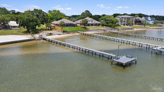 1944 Jessica Way, Navarre, FL 32566
