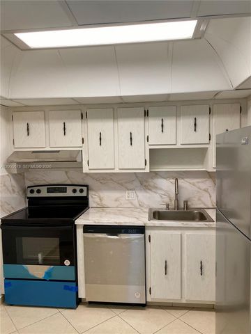 20379 W Country Club Dr PH-40, Aventura, FL 33180